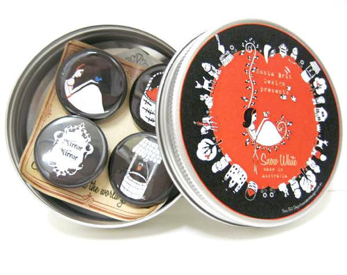 Tin badge set - Snow white